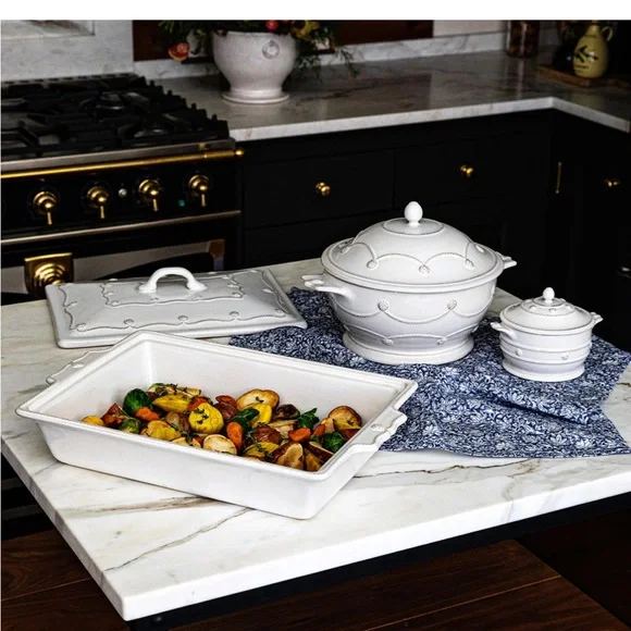 Juliska Berry & Thread Casserole Dish with Lid - Brand New in Box - Picture 8 of 8